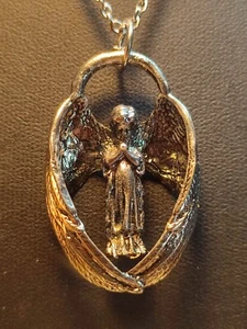 Halskette in Silber Heiliger betender Engel Christen Kirche Glaube Gothic - Bild 1 von 8