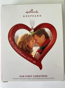2019 Hallmark Andenken Unser erstes Weihnachtsherz Foto Halter Ornament - Bild 1 von 6