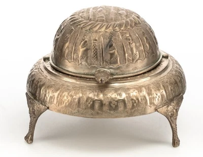 Antiguo plato/cenicero de caviar abovedado metalistería indo-persa 4,5x6" ¿cobre? Foto 1 de 4