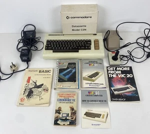Commodore Vic 20 Computer & Books Untested Bundle - Picture 1 of 24