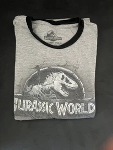 Universal Studios Youth L Jurassic World T-Shirt - Picture 1 of 1