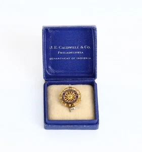 Daughters of the American Revolution 14k Gold Pin in Original J.E. Caldwell Box - Picture 1 of 4