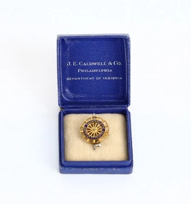 Daughters of the American Revolution 14k Gold Pin in Original J.E. Caldwell Box - Image 1 of 4