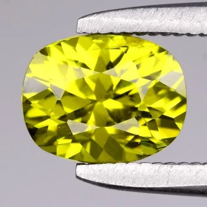 π 0.98ct VS Cushion Natural Yellowish Green Grossular Garnet - Africa Gemstone - Picture 1 of 4