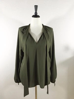 Túnica feminina tamanho M manga longa verde oliva gola V gravata bainha alta baixa textura crepe - Imagem 1 de 4