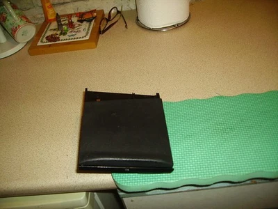 VW MK4 Golf/Bora. 02 Cenicero delantero. negro. VW genuino. Foto 1 de 3