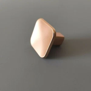 Metal Möbelknopf Modern Design MÖBELKNOPF AUS METALL, KUPFER MATT - Picture 1 of 10