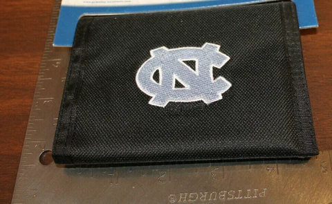 UNIVERSITY NORTH CAROLINA UNC TAR HEELS EMBROIDERED WALLET Cover