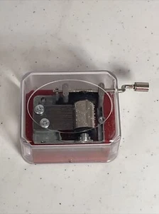 Caja de música Brahms canción de cuna Schylling fabricante de música bobinado plástico duro tocar bien - Imagen 1 de 6
