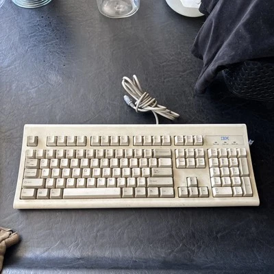 IBM Rapid Response VTG Keyboard Wired PS/2 Model KB-3923 Click  - Image 1 of 4