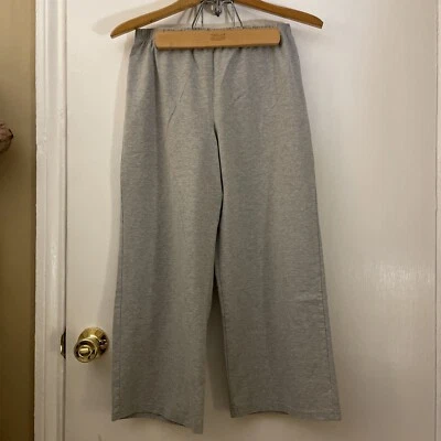Pantalones cortos estilo chándal gris con control para mujer talla mediana  Foto 1 de 4