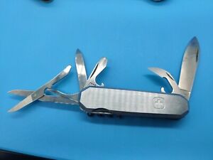 USED Swiss Army Wenger Discontinued Stainless Steel Traveler Knife Luxury Used