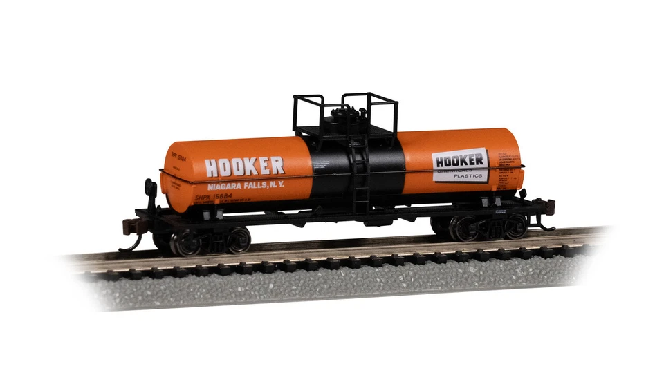 Bachmann 75853 N Scale Hooker Chemicals Chemical Tank Car with Large Dome 15684 - Image 1 of 1