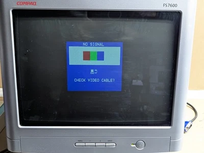 Vintage COMPAQ FS7600 17" Flat CRT Monitor Gaming Computer Great Condition - Image 1 of 4
