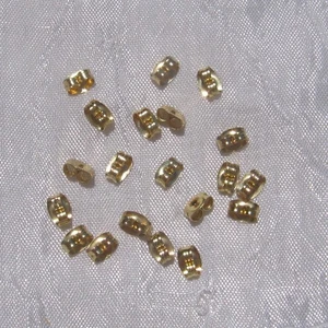 LOT 20 POUSSOIRS ACIER INOXYDABLE DORÉ EMBOUTS FERMOIRS BOUCLES D'OREILLE - IX22 - Picture 1 of 4