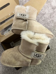 Las mejores ofertas en Zapatos de Bebé Zapatos UGG 4 EE. UU. | eBay