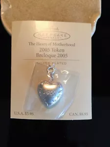 Hallmark The Heart of Motherhood 2005 Andenken versilbert Herz Medaille NEU - Bild 1 von 3