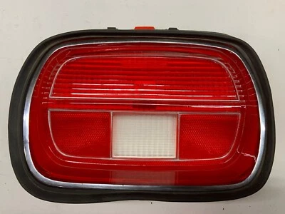 Luz trasera izquierda AMC Gremlin 1977 1978 OEM Kammback Spirit 3689411 Foto 1 de 4