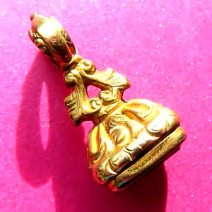ANTIQUE TINY GILT METAL ORNATE FOB SEAL ,PENDANT.BANDED ONYX STONE - Picture 1 of 2