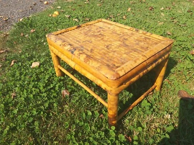 Taburete de bambú marrón dorado para pies Foto 1 de 4