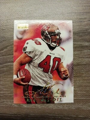 1998 Skybox Premium Fleet Farm Mike Alstott #132 Tampa Bay Buccaneers  - Image 1 of 2