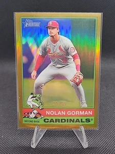 Topps Heritage 2025 - #18 Nolan Gorman cromo dorado/50 como nuevo - Imagen 1 de 2
