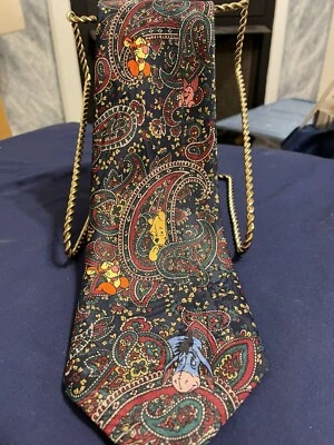 Corbata de colección Disney Winnie The Pooh Paisley Pooh Tigger Piglet Eeyore cuello. PT 6 Foto 1 de 4