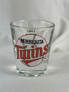 VINTAGE 1987 Minnesota Twins World Series Champs Clear Shot Glass Baseball - Picture 1 of 6