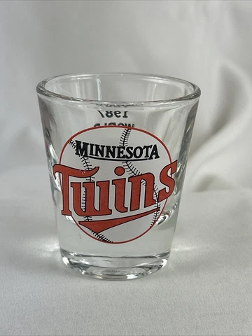 VINTAGE 1987 Minnesota Twins World Series Champs Clear Shot Glass Baseball Cover