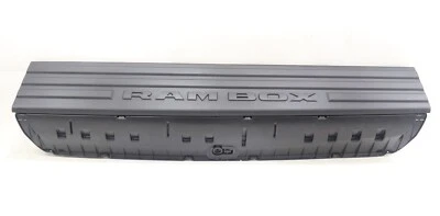 NUEVO OEM Mopar RamBox Cubo de Almacenamiento Puerta Izquierda 68402079AC Ram 1500 5'7" Cama 19-23 Foto 1 de 4