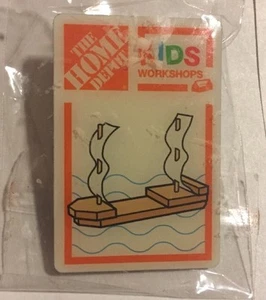 NEW HOME DEPOT KINDER WERKSTATT TABLETOP SCHIFF BOOT PIN SAMMLERSTÜCK SELTEN SAMMLER - Bild 1 von 3