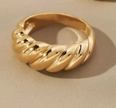 Anillo de oro Anthropologie banda apilable abanicada acanalada nuevo con etiquetas talla 8 Foto 1 de 4