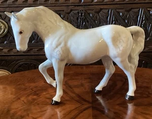 Vintage Beswick Dapple Grey Horse Head Tucked Leg Up 1549 - Picture 1 of 15