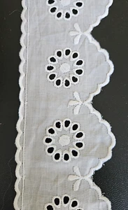 Besatz Borte Spitze Deko Nähen DIY Basteln, gestickt, 7cm Br., Meterware, weiß - Bild 1 von 2