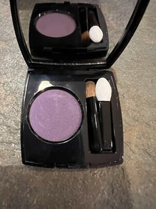 Chanel Ombre Premiere Longwear Powder Eyeshadow 30 VIBRANT VIOLET - Picture 1 of 4