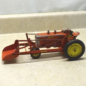 Vintage Tru Scale Tractor With Bucket, Front End Loader, Farm Toy - Picture 1 of 13
