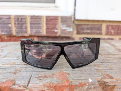 Óculos de sol vintage Yves Saint Laurent YSL188 - Janela lateral - Preto - Estoque morto - Imagem 1 de 4