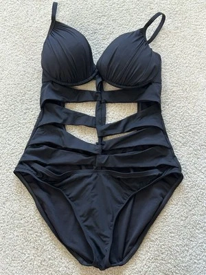 Kenneth Cole 海贼王泳装镂空加厚文胸 XL 二手状况完好 — 第 1/4 张图片