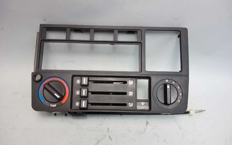 Panel frontal envolvente radio control de clima BMW E30 1984-1991 OEM USADO Foto 1 de 4