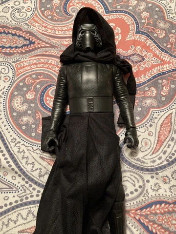Kylo Ren 18” Action Figure Cover