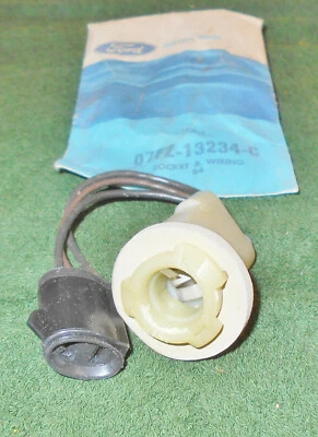 1977 1978 1979 1980 Ford Pinto Mercury Bobcat NOS PARKING LAMP SOCKET & WIRING - Image 1 of 2