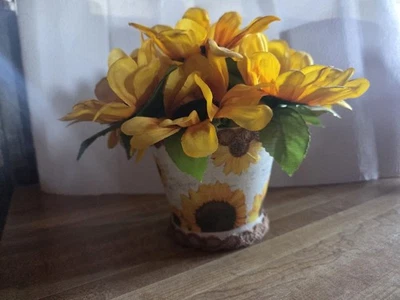 Jarrón decorativo de girasol empanizado a mano casero Foto 1 de 3