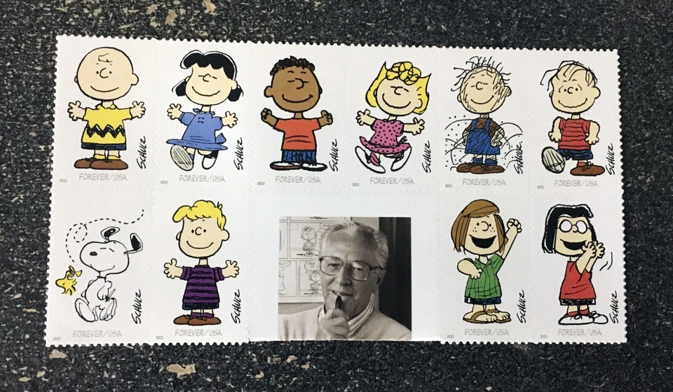 2022USA #5726 Forever Charles M Schulz - Top Block of 10   charlie brown peanuts - Image 1 of 1