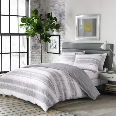 City Scene Ziggy Cotton White 3 Piece Comforter Set-Full/Queen