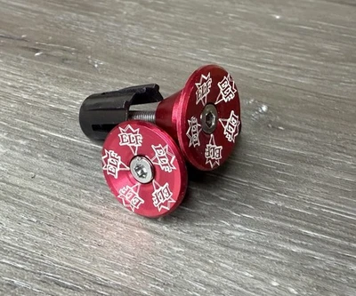 Tapones de extremo de manillar de bicicleta Elf Repop rojo BMX Foto 1 de 2