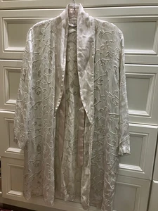 Vintage NEIMAN MARCUS kurzer cremefarbener transparenter Viskose & Seide Morgenmantel, Größe P - Bild 1 von 9