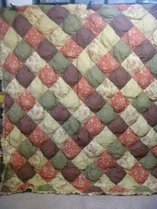 VTG Puff Comforter Quilt Blanket Green Burgundy Orange Floral 80x87 Ruffle Edge - Picture 1 of 11