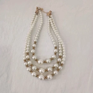Pretty 3 Strand Faux Pearl Gold Tone Statement Necklace - Picture 1 of 5