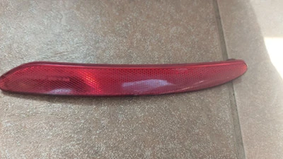 PARAGOLPES TRASERO IZQUIERDO CHRYSLER 200 2015-2017 REFLECTOR ROJO OEM 68110373AA Foto 1 de 2