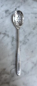 Antique Oneida Community Plate Silverplate Grosvenor Pierced Olive Spoon - Picture 1 of 7
